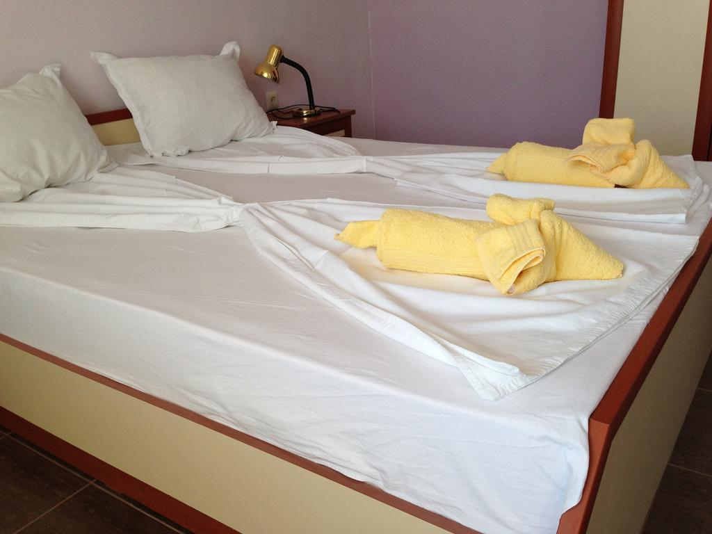 Zoya Guest House Ravda Exterior foto