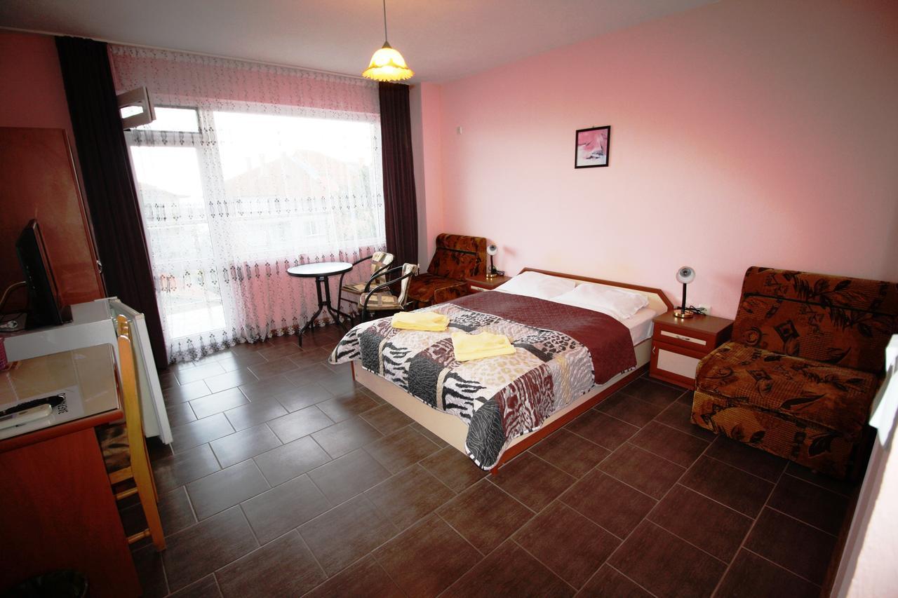 Zoya Guest House Ravda Exterior foto